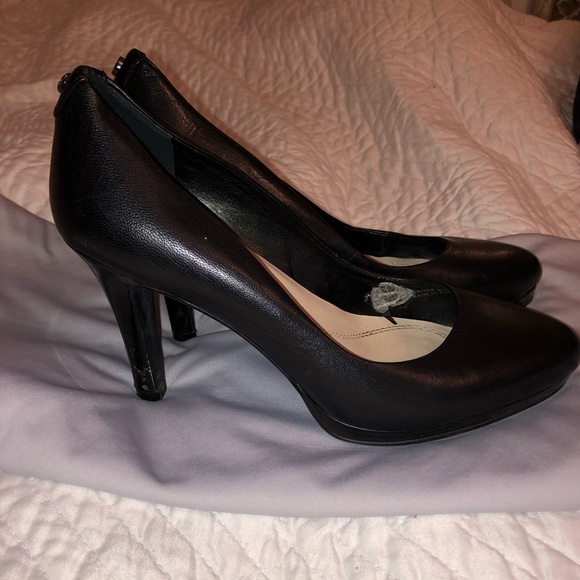 Black heels - Picture 2 of 3